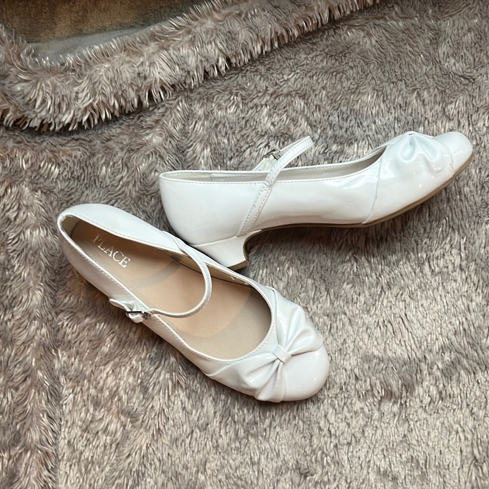 Girls heeled shoes